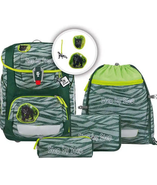 Das Step by Step Circle Schulranzen-Set "Jungle Cat Chiko" (5-teilig) zeigt ein grün-graues Panther-Motiv und enthält eine ergonomische Schulranzen, eine Kordeltasche, ein Federmäppchen und Zubehör.
