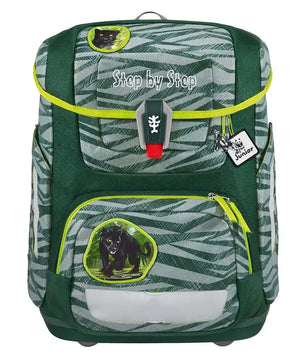 Das Step by Step Circle Schulranzen-Set "Jungle Cat Chiko" hat ein grünes und graues Design mit gelben Reißverschlüssen, Panther-Aufklebern und dem "Step by Step"-Schriftzug auf der Klappe.