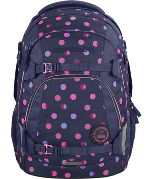 Das coocazoo MATE Schulrucksack-Set "Reflective Moons" von coocazoo besticht durch sein dunkelblaues Design mit rosa und lila Tupfen, mehrere Fächer und das innovative EASY GROW SYSTEM, hier von vorne.