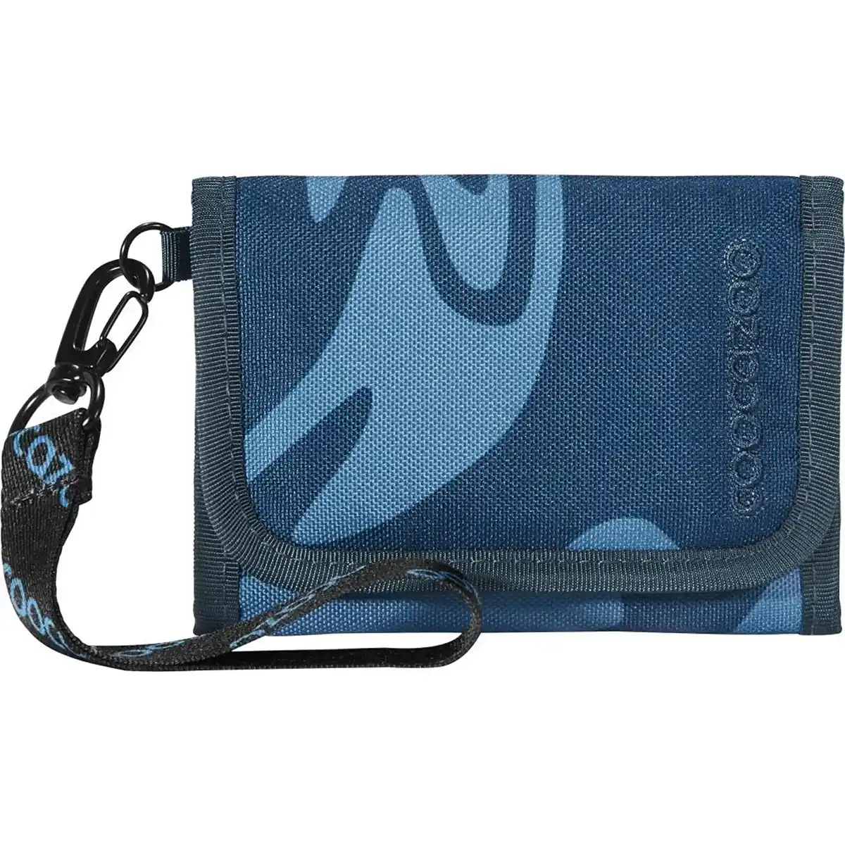 Blaues Stoffportemonnaie mit abstraktem Design, Klettverschluss und abnehmbarem schwarzen Schlüsselband - ideal zur Kombination mit dem coocazoo MATE Schulrucksack-Set "Breaking Waves" von coocazoo.