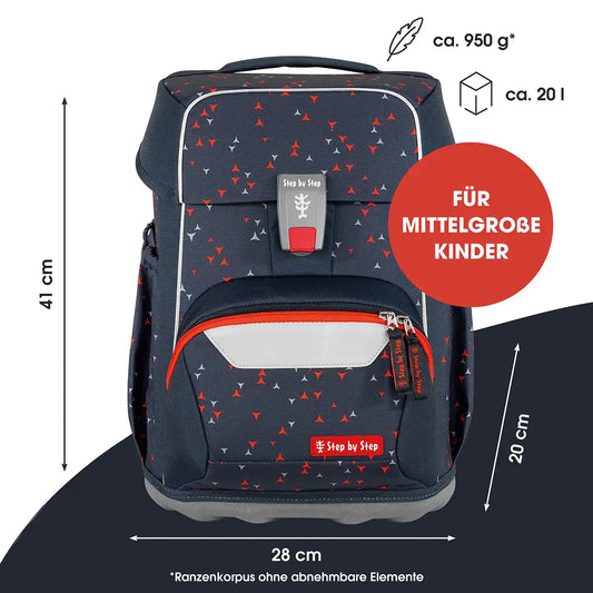 Das Step by Step BASIS Ranzen-Set "Anthrazit Triangles" (7-teilig), 41x28x20 cm, ergonomisch gestaltet und ideal für mittelgroße Grundschulkinder, zeigt stilvolle anthrazitfarbene Dreiecke mit roten und grauen Akzenten.