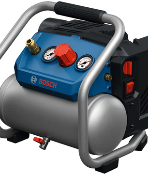 Der Bosch Professional PRO GKO18V-51 Akku-Druckluftkompressor in Blau von Bosch verfügt über Anzeigen, einen roten Drehknopf und einen silbernen Tank, der von einem Metallrahmen umgeben ist – damit ist er der ideale mobile Kompressor für vielseitige Druckluftanwendungen.