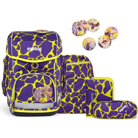 Das ergobag Cubo Schulranzen-Set "SuBärkraft" hat einen lila-gelben Giraffenprint, passende Accessoires, runde Stifte, ein ergonomisches Tragesystem und ist aus nachhaltigen Materialien gefertigt.
