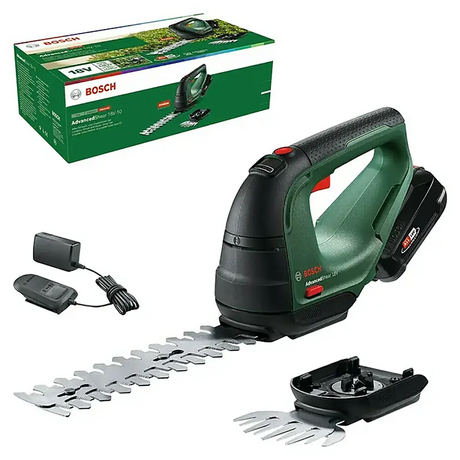 Das Bosch AdvancedShear 18V-10 Akku-Gras- und Strauchscheren-Set in Grün wird mit Ladegerät und Ersatzklinge geliefert und verfügt über einen 18-V-Akku. Im Hintergrund ist die grüne Bosch-Produktverpackung zu sehen.