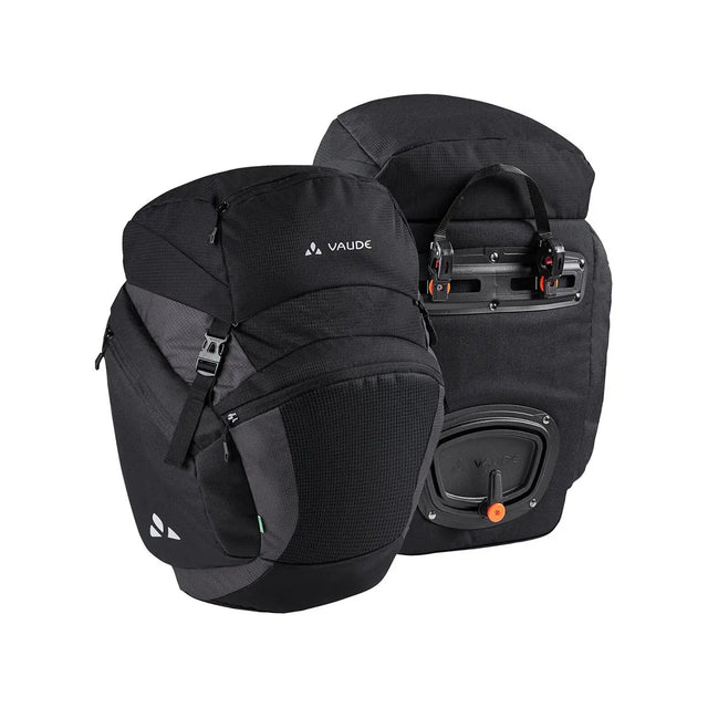 Zwei schwarze Vaude OnTour Fahrradtaschen (46L) von Vaude mit Clips und reflektierenden Details, vorne und hinten abgebildet-ideale Gepäckträgertaschen für Ihr Fahrrad.