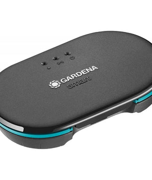 Das GARDENA 19210-20 smart Irrigation Control Sensor Set in Schwarz verfügt über eine Top-Kontrollleuchte, einen blauen Randakzent und lässt sich nahtlos in die Gardena smart App zur einfachen Verwaltung der Gartenbewässerung integrieren.