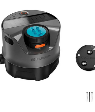 Graues und schwarzes GARDENA AquaPrecise 16000-20 Bewässerungssystem mit Steuergerät, Schrauben und einer runden Wandhalterung vor weißem Hintergrund, ideal zur Integration in das GARDENA AquaPrecise Bewässerungssystem für die automatische Rasenbewässerung.