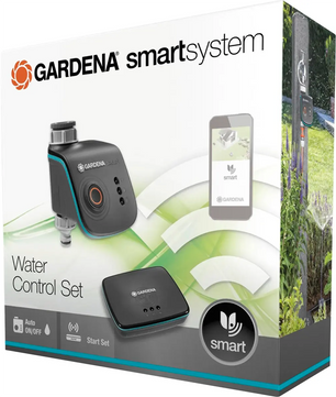 Die GARDENA Smart Water Control Set Box mit Produktbildern und Branding ist ideal für die mühelose, intelligente Gartenbewässerung.