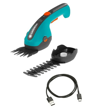 Die GARDENA ClassicCut Li Akku-Gras- und Strauchschere in Blau enthält eine zusätzliche Klinge, eine Ladestation und ein USB-Ladekabel.