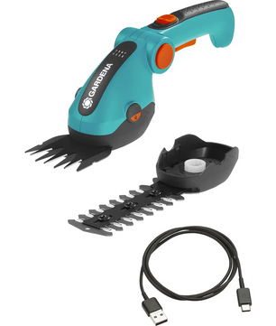 Die GARDENA ComfortCut Li Akku-Gras- und Strauchschere in Blau verfügt über ein zusätzliches Messer und ein USB-Ladekabel - perfekt für die präzise Rasenkantenpflege.