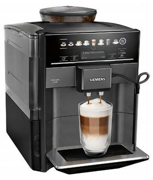 Der Siemens EQ.6 Plus TE651319RW Kaffeevollautomat in Schwarz brüht gekonnt einen wunderschön geschichteten Latte Macchiato in ein klares Glas auf der Tropfschale, während sein hochwertiges Keramikmahlwerk von Siemens für perfekt gemahlenen Kaffee in jeder Tasse sorgt.