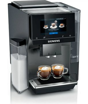 Der Siemens EQ700 Integral TQ717DF5 Kaffeevollautomat in Grau von Siemens brüht zwei Espresso Macchiatos, verfügt über einen auf der linken Seite angebrachten Milchbehälter und lässt sich nahtlos über die Home Connect App steuern.