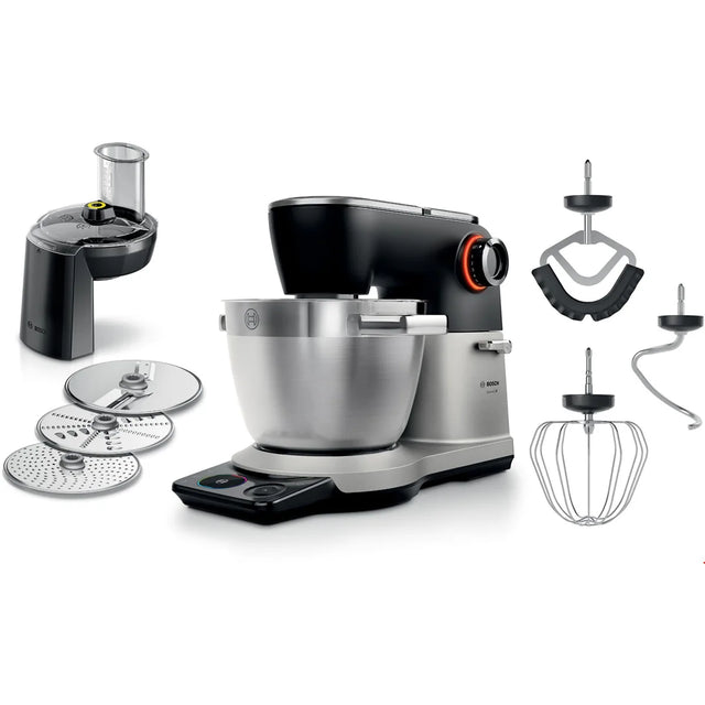 Die Küchenmaschine MUMS8ZS13 der Bosch Serie 8 in Schwarz verfügt über eine Edelstahlschüssel, verschiedene Aufsätze (Hobel, Rührbesen) und einen leistungsstarken 1.800-W-Motor für effizientes Mixen – perfekt für vielseitige Aufgaben in der Küche.