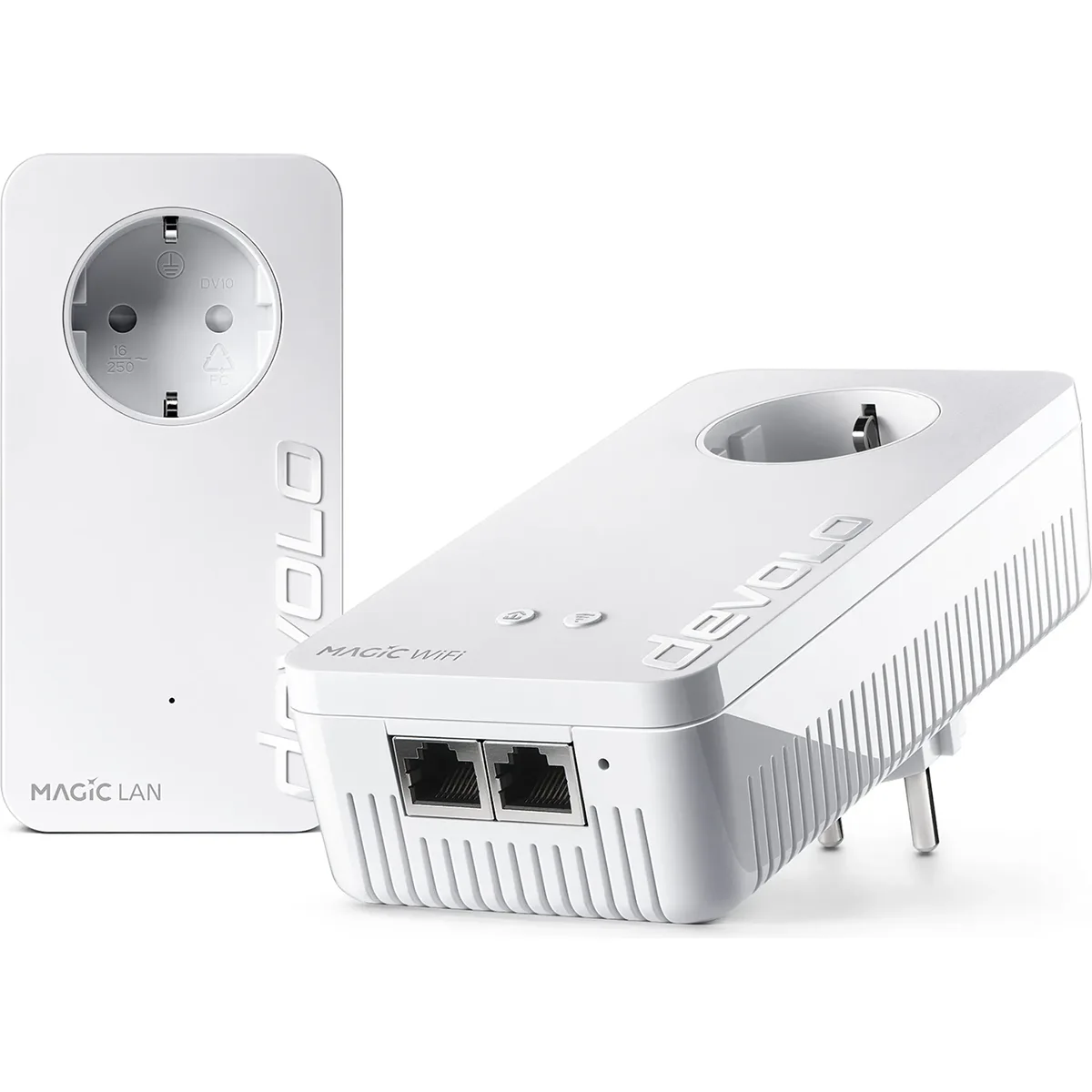 Zwei devolo Magic 2 WiFi next Powerline-Adapter in Weiß mit Ethernet-Anschlüssen und integrierten Steckdosen sorgen für eine zuverlässige Mesh-WLAN-Abdeckung im ganzen Haus mit moderner Powerline-Technologie.