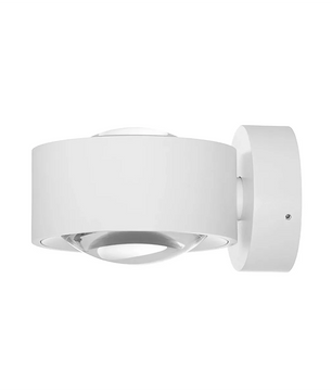 Die LED-Wandleuchte „Arcchio Rotari“ – weiß von Arcchio überzeugt durch ein modernes, energieeffizientes Design, ein kreisförmiges Gehäuse und eine klare Linse in der Mitte.