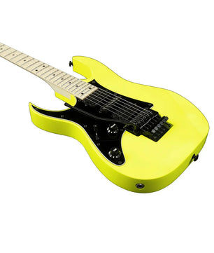 Die Ibanez Genesis RG550L-DY E-Gitarre - Gelb von Ibanez hat einen gelben Korpus, ein schwarzes Schlagbrett und einen Ahornhals. Diese Linkshänder-E-Gitarre wird in Japan hergestellt und bietet außergewöhnliche Qualität und Spielbarkeit. Fotografiert auf einem weißen Hintergrund.