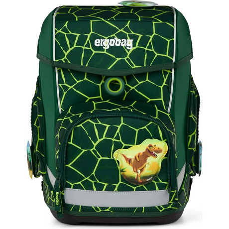 Der ergobag Cubo Set (2025) BärRex ist ein grüner Kinderrucksack von ergobag mit einem gelben Dinosaurier mit Rissmuster und "ergobag"-Label auf der Deckelklappe - ideal für komfortable und abenteuerlustige Kinder.