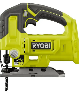 Ein grünes Ryobi One+ RJS18-0 Akku-Pendelhubstichsäge-Elektrowerkzeug mit sichtbarem Sägeblatt und Griff, von der Seite betrachtet. Diese Stichsäge ist für präzise Sägearbeiten konzipiert und zeichnet sich durch das unverwechselbare Ryobi-Design aus.