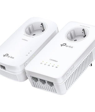 Zwei weiße TP-Link TL-WPA1300P Kit Powerline-Adapter mit Ethernet-Ports und Steckdosen auf der Oberseite, Seite an Seite - ideal für die Erweiterung Ihres Heimnetzwerks oder die Verbesserung der Konnektivität mit optionalem Dual-Band-WLAN.