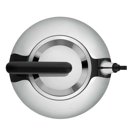 Draufsicht auf den Alessi Bulbul Kettle AC100, einen modernen Wasserkocher aus Edelstahl mit schwarzem Griff und Ausguss von Alessi, inspiriert von der Designikone Achille Castiglioni, auf weißem Hintergrund.