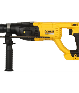 Der DeWALT DCH133N-XJ Akku-Kombihammer – gelb ist ein gelb-schwarzer Akku-Kombihammer von DEWALT, der mit einem Seitengriff und einem Tiefenanschlag ausgestattet ist. Mit einer SDS-plus-Werkzeugaufnahme für schnellen Werkzeugwechsel eignet sich dieser leistungsstarke 18-V-Kombihammer perfekt für anspruchsvolle Aufgaben auf jeder Baustelle.