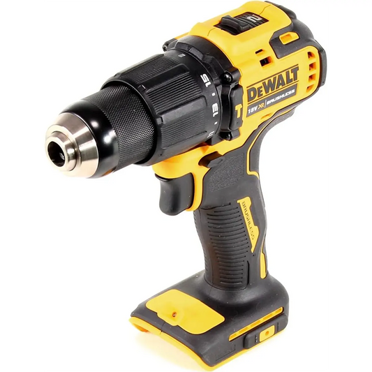 Der DEWALT DCD709N-XJ Akku-Schlagschrauber in gelb und schwarz überzeugt mit strukturiertem Griff, robustem Design und wird ohne Akku geliefert.