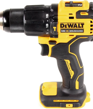 Ein gelber DEWALT DCD709N-XJ Akku-Schlagschrauber, dargestellt von der Seite.