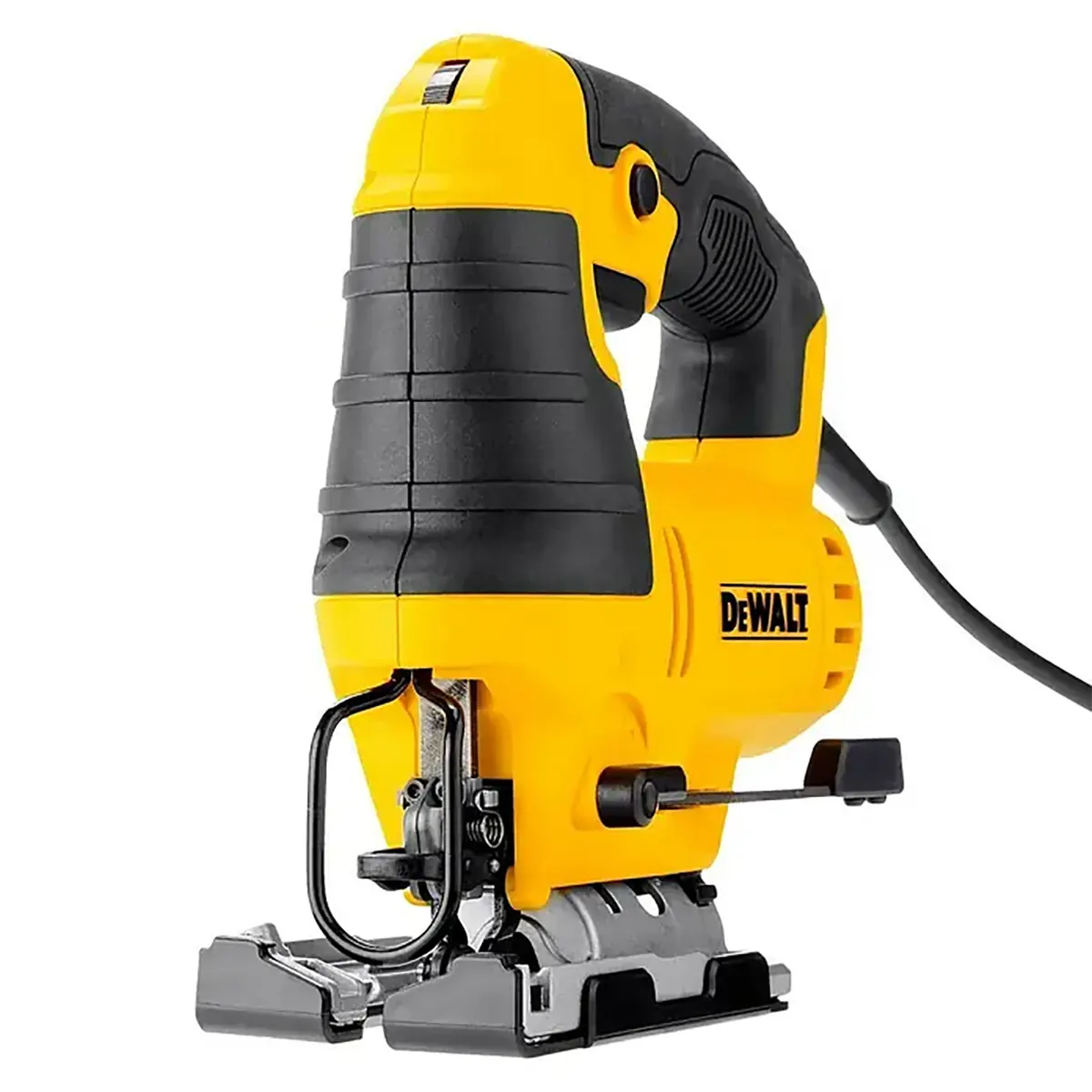 Die DEWALT DWE349-QS Pendelhubstichsäge – gelb, ein gelb-schwarzes Elektrowerkzeug mit Netzanschluss, wird vor einem weißen Hintergrund gezeigt.