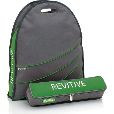 Die Revitive 1102 REV BAG Tragetasche in schwarz von Revitive verfügt über eine passende Fronttasche mit Reißverschluss - ideal zur Aufbewahrung des Revitive IX Zubehörs.