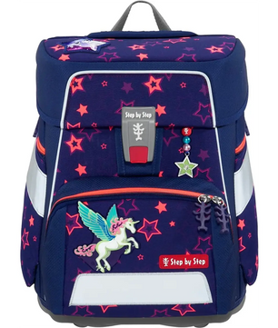 Der Step by Step SPACE Shine Schulranzen "Pegasus Night Nuala" (5-teilig) ist ein ergonomischer, leichter 20L-Rucksack in Blau mit pinken Sternen, fliegendem Einhorn-Patch und dekorativen Charms am Frontzipper.