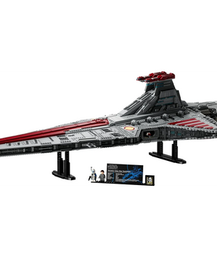 Der LEGO Star Wars Republikanischer Angriffskreuzer der Venator-Klasse (75367) von LEGO kann mit den zwei enthaltenen Minifiguren auf einem Ständer aufgestellt werden.