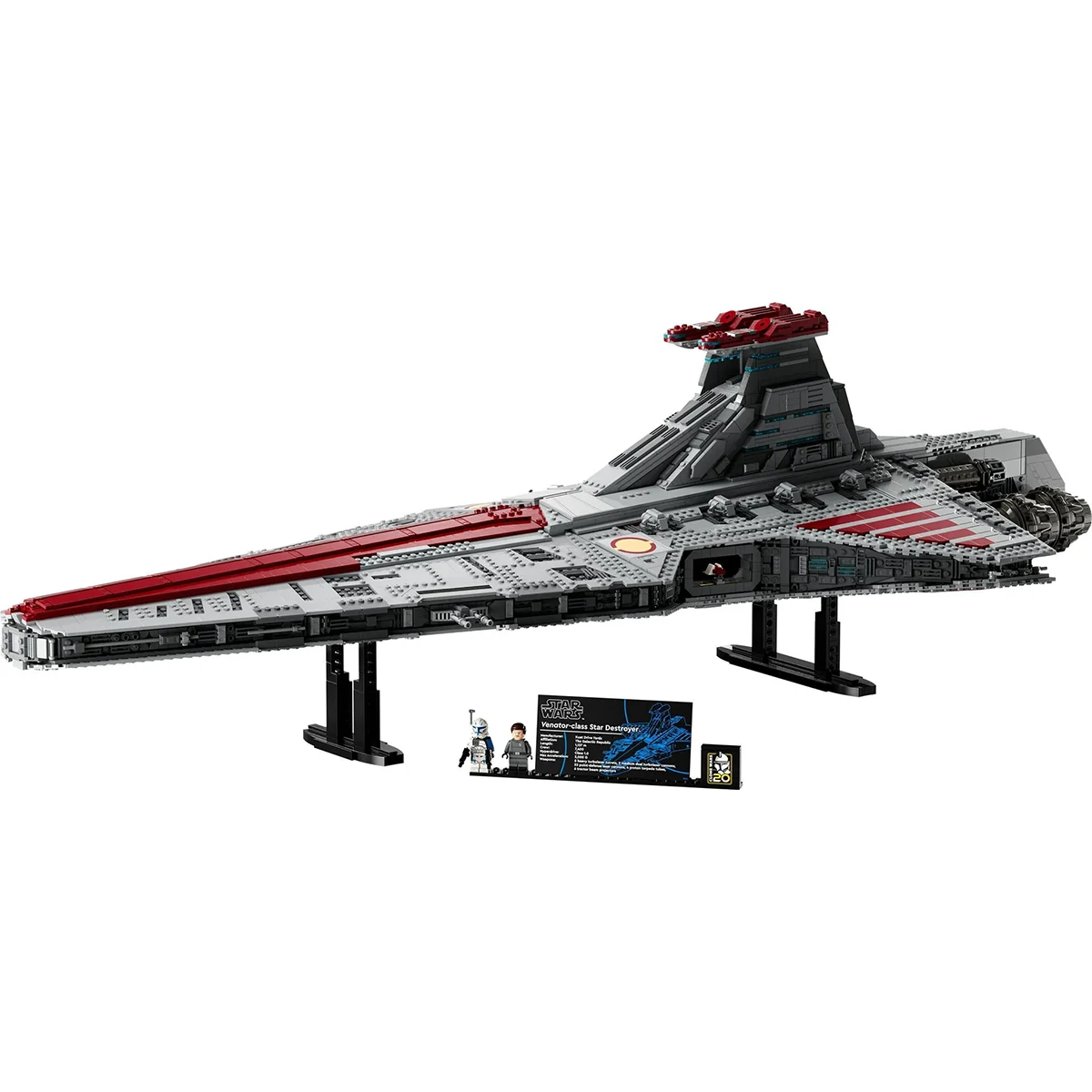 Der LEGO Star Wars Republikanischer Angriffskreuzer der Venator-Klasse (75367) von LEGO kann mit den zwei enthaltenen Minifiguren auf einem Ständer aufgestellt werden.