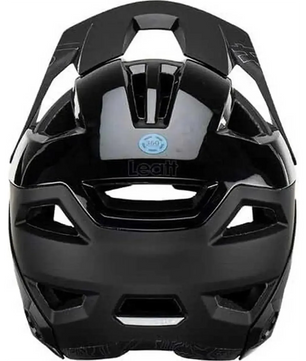 Der schwarze Vollvisier-Radhelm Leatt MTB Enduro 3.0 Stealth Helm (Größe S) von Leatt, von vorne auf weißem Grund abgebildet, verfügt über mehrere Belüftungsöffnungen für eine optimale Luftzirkulation.