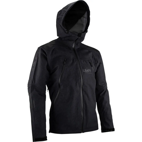 Die Leatt HydraDri 5.0 MTB Jacke in Größe M, schwarz, verfügt über eine Kapuze, Reißverschlusstaschen, LEATT Branding auf der Brust und verwendet HydraDri Membran für wasserdichten Schutz; abgebildet auf weißem Hintergrund.