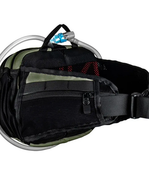 Der grüne Leatt Hydration Core 1.5 Trinkgürtel von Leatt bietet eine Trinkblase, Schlauch und Reißverschlusstasche-ideal für Bike-, Wander- und Trailriding-Touren.