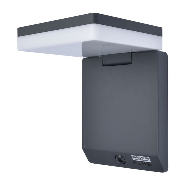 Die Lutec Moze Wandleuchte - schwarz von Lutec ist eine stilvolle LED-Außenleuchte mit Bewegungsmelder, die sich durch ihr modernes, flaches schwarzes Design auszeichnet - ideal als Solar-Wandleuchte für jeden Außenbereich.