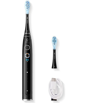 Die OCLEAN Elektrische Zahnbürste X Pro 20 - Schwarz von OCLEAN bietet mit blauer Schallzahnbürste, extra Aufsteckbürste und weißem USB-Ladekabel effektive Reinigung und modernes Design.