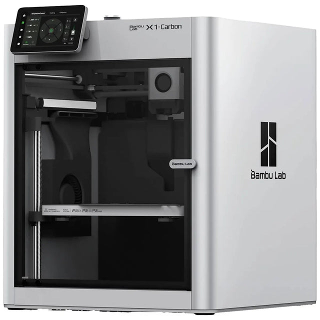 Der Bambu Lab X1-Carbon 3D Drucker in Silber von Bambu Lab verfügt über ein Touchscreen-Display und eine transparente Frontabdeckung.