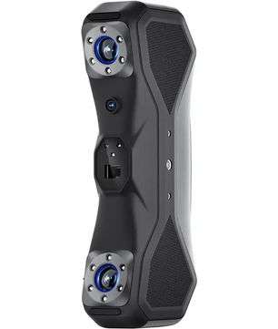 Der Revopoint Metro X Advanced Edition 3D-Scanner in Schwarz mit zwei Kameralinsen und einem strukturierten Griff ist für die hochpräzise 3D-Erfassung konzipiert und wird vor einem weißen Hintergrund gezeigt.