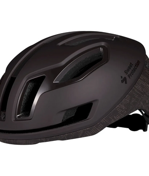 Der Sweet Protection Falconer 2Vi Helm Größe M/L in schwarz, mit mehreren Belüftungsöffnungen und verstellbaren Trägern, passt perfekt zu Ihrem Vaude Brenta 28 nachhaltiger Rucksack oder Wanderrucksack Damen für jedes Abenteuer.