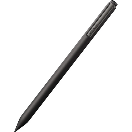 Der reMarkable Marker Plus – schwarz von reMarkable ist ein schwarzer digitaler Stift mit Clip, der schräg auf weißem Hintergrund abgebildet ist – dieser für das reMarkable Paper Pro entwickelte Stylus bietet die Präzision des Marker Plus.