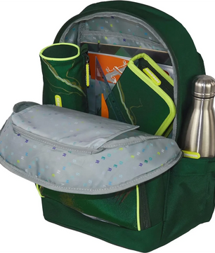 Das Schneiders Ergojet Dino olive Schulranzen-Set (6-teilig) lässt sich aufklappen und offenbart im Inneren Hefte, einen Ordner, ein Federmäppchen und eine Trinkflasche aus Metall - ideal für jeden Grundschüler.