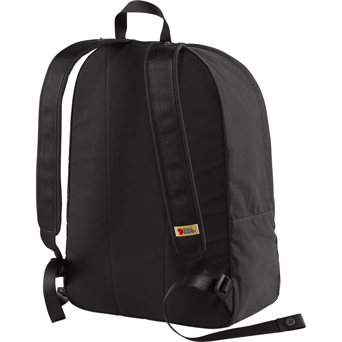Der grüne Fjällräven Vardag 16 Rucksack ist aus strapazierfähigem G-1000-Material gefertigt, hat gepolsterte Schultergurte und trägt ein kleines gelb-rotes Logo an der Seite.