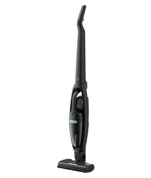 Der AEG CLEAN 5000 AS52B21OKO Akku-Staubsauger in Schwarz steht aufrecht vor einem weißen Hintergrund und präsentiert sein elegantes, kabelloses Design für bequemes und effizientes Saugen.