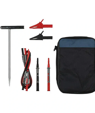 Bodenmess-Set mit Kabeln, Klemmen, Sonden und einem schwarzen Transportkoffer vor weißem Hintergrund – ideal für die Verwendung mit dem Grimsholm MS6818 Kabel-Tracker – grün von Grimsholm.