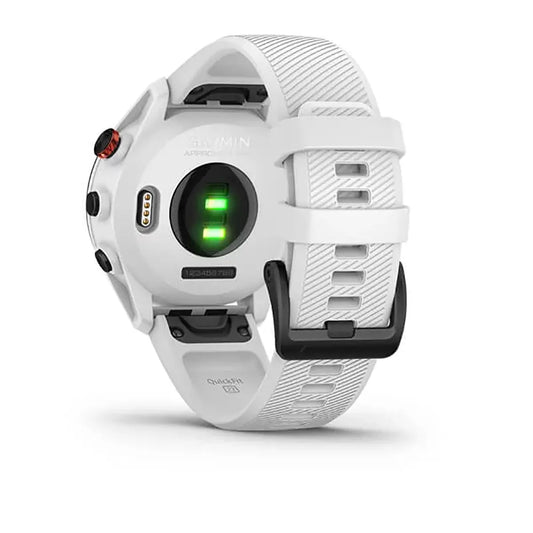 Rückansicht der Garmin Approach S62 Golfuhr - Weiß mit grün leuchtendem Herzfrequenzsensor.