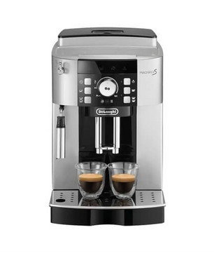 Der De’Longhi Magnifica S ECAM 21.110.SB Kaffeevollautomat in Silber ist eine elegante Espressomaschine von De’Longhi, die zwei Tassen vollmundigen Espresso zubereiten kann und über eine benutzerfreundliche Bedienung sowie einen praktischen, nach vorne gerichteten Milchaufschäumer verfügt.