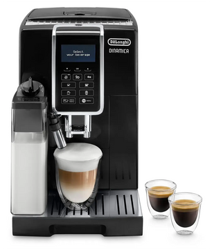 Der De’Longhi ECAM 356.57.B Dinamica Kaffeevollautomat in Schwarz mit dem LatteCrema-Milchaufschäumsystem bereitet einen perfekten Cappuccino und zwei Tassen Espresso zu.