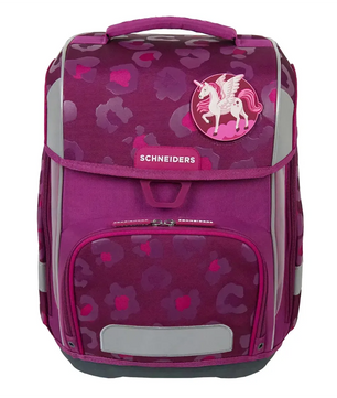 Das Schneiders Ergolite Berry Paw 9-teiliges Schulranzen-Set für Kinder hat lila und rosa Farben, einen Einhorn-Aufnäher, ist aus recycelten PET-Flaschen hergestellt und zeigt den Schneiders-Markennamen auf der Vorderseite.