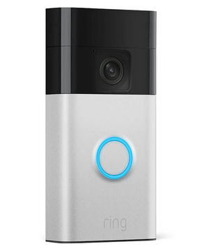 Die Ring Battery Doorbell Plus Videotürklingel – silber von Ring besticht durch ein silber-schwarzes Design mit einer blau leuchtenden Taste unterhalb des Kameraobjektivs und liefert kristallklare 1536p-HD-Videos für gestochen scharfe Details bei jeder Aufzeichnung. Erleben Sie den Komfort einer kabellosen Videotürklingel und verbessern Sie die Sicherheit Ihres Zuhauses mit fortschrittlichen Smart-Funktionen.